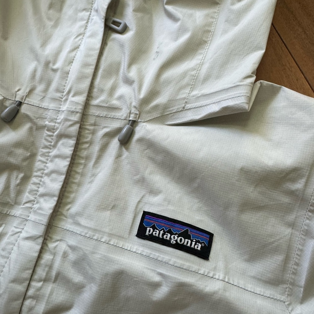Patagonia Raincoat - Women’s Shell Rain Jacket